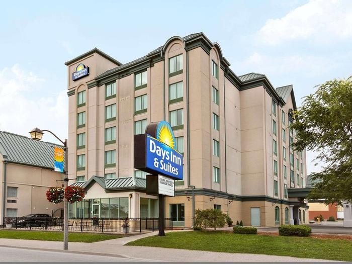 Hotel Days Inn by Wyndham Niagara Falls Centre St. By the Falls - Bild 1
