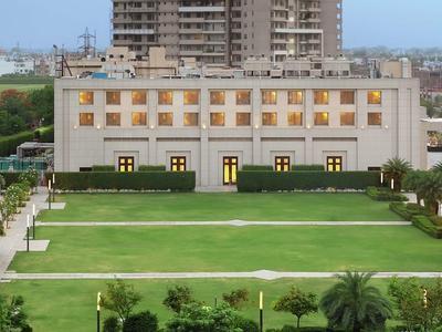 Hotel Doubletree By Hilton Agra - Bild 3