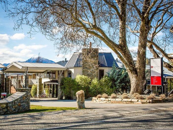 Hotel Club Wyndham Wanaka, Trademark Collection by Wyndham - Bild 1