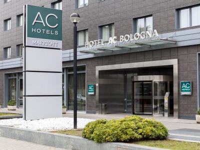 AC Hotel Bologna - Bild 2